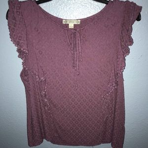 RUFFLED SHOULDER BLOUSE